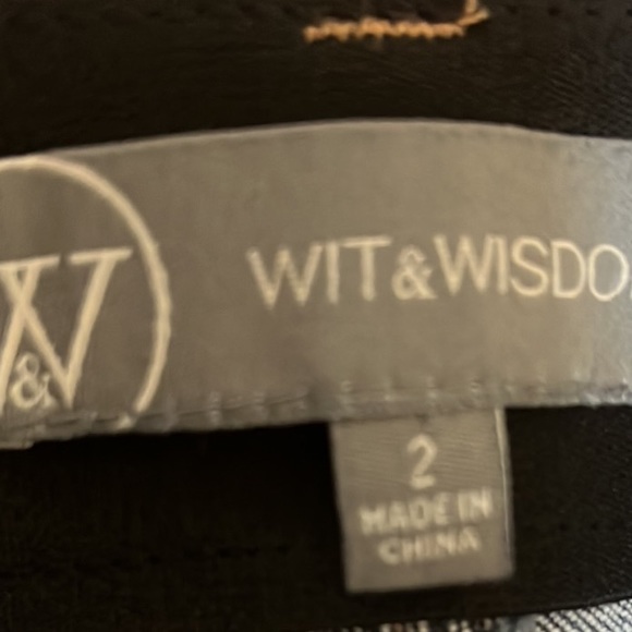 Wit & Wisdom / Democracy Utility Pockets Ab Solutions High Rise Shorts - Picture 4 of 11